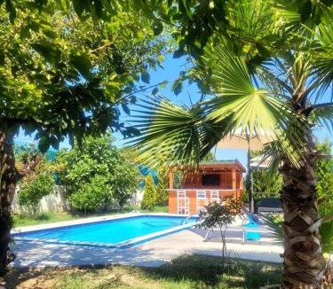Mbrostar-Urë Villa | Villa Olive Tree