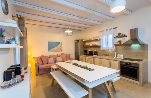 Logaras Villa | Villa Othis: enjoy 2 villas, 11 guests, 2 pools and sea views!