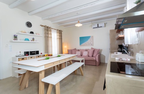 Logaras Villa | Villa Othis: enjoy 2 villas, 11 guests, 2 pools and sea views!
