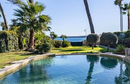 Pointe Croisette Villa | VILLA PALM BEACH sea front