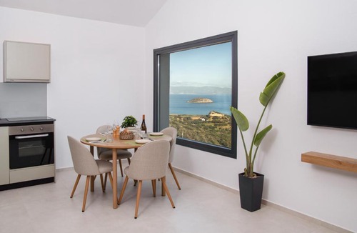 Pefki Apartment | Villa Pezoula By Plakalona Villas & Apartments