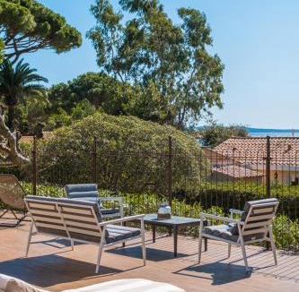 Cavaliere Beach Villa | Villa Pieds dans l'eau plage privée