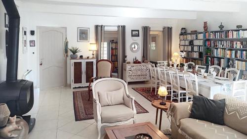Trans-en-Provence Villa | Villa Romaquenti, Trans en Provence 137m2, 5 lits double, 10 personnes, piscine, terrain pétanque, jeu de fléchettes