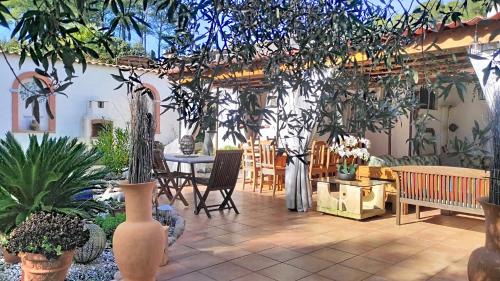 Trans-en-Provence Villa | Villa Romaquenti, Trans en Provence 137m2, 5 lits double, 10 personnes, piscine, terrain pétanque, jeu de fléchettes