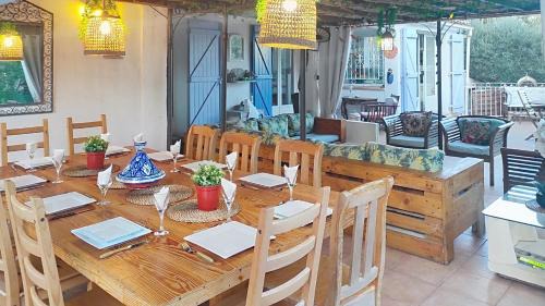 Trans-en-Provence Villa | Villa Romaquenti, Trans en Provence 137m2, 5 lits double, 10 personnes, piscine, terrain pétanque, jeu de fléchettes