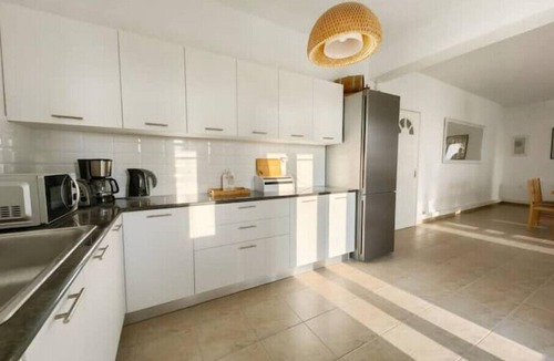 Syros House | Villa Saloustros