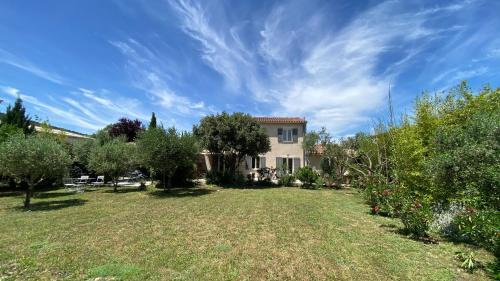 Crestet House | Villa spacieuse avec terrasse et vue Mont Ventoux