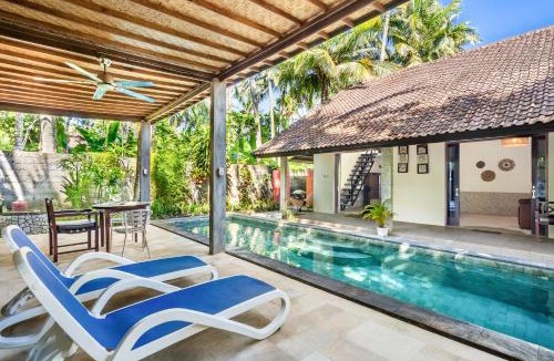 Sengkidu Villa | VILLA Surya 3 rooms , waterpool, near the ocean