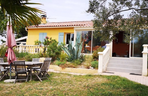 Mazan Villa | Villa swimming pool quiet view Ventoux and vineyards 4/6/8 pers