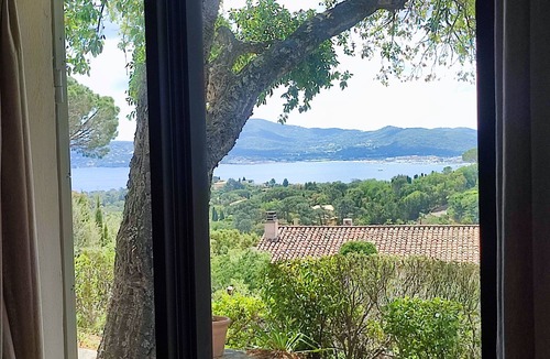 Grimaud Villa | Villa swimming pool sea view domaine Beauvallon Bartole