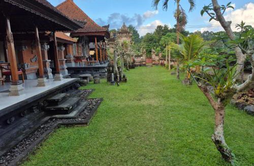Selat Villa | Villa Taman NEAR SIDEMEN