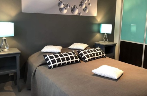 Sanary-sur-Mer Villa | Villa Très Calme à 300 m de la Plage et du Port Avec Parking Privé
