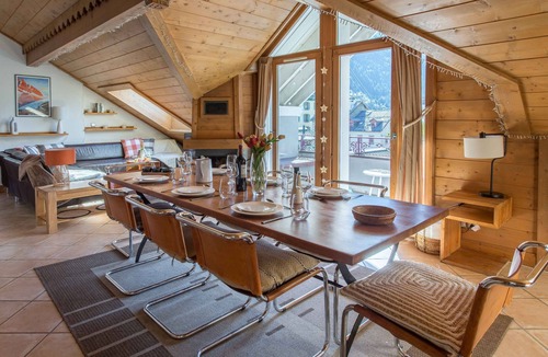 Chamonix City Centre Cottage | Villa Vallet Apartment - an apartment that sleeps 6 guests in 3 bedrooms