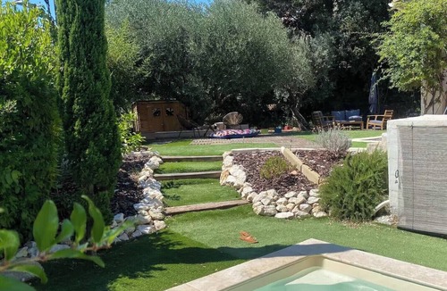 La Motte Villa | Villa Verdoyante – Charme provençal, jardin arboré et piscine à La Motte