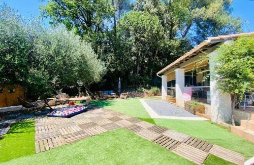 La Motte Villa | Villa Verdoyante Charme provençal jardin arboré et piscine à La Motte