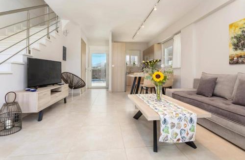 Khartata Villa | Villa Vilenia Anemelia by Villa Plus