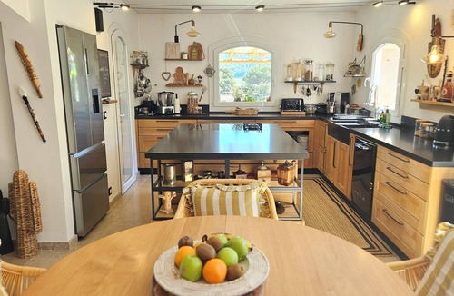 Roquefort-la-Bedoule Villa | Villa with pool & exceptional play area - 8min from CASSIS