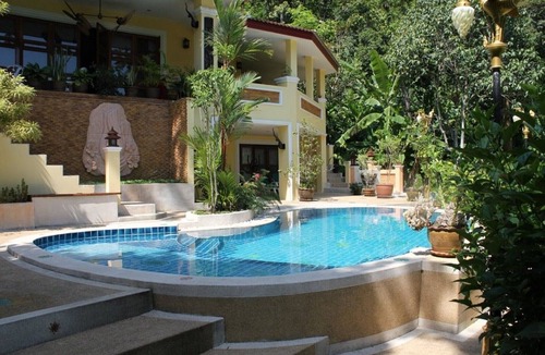 Ban Sakhu Villa | villa with pool in tropical garden