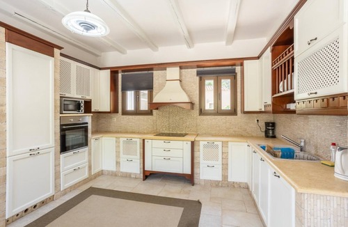 Peroulion Villa | Villa Zacharenia - Three Bedroom Villa, Sleeps 6