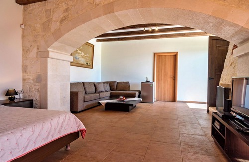 Kaloniktis House | Villa Zeus mit privatem Pool und Jacuzzi by Interhome