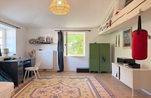 Saint-Genis-Laval House | Villageoise – Charming family home with a pool.