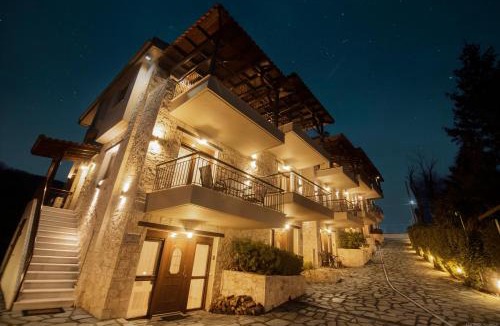 Taxiarkhis Villa | Villas Lirtzis