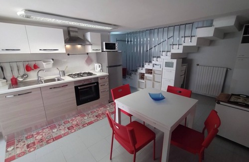 Pellezzano Apartment | Violet - Relaxation near Salerno, Pompeii & Amalfi