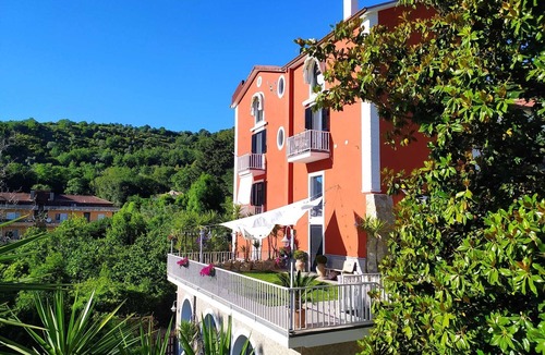 Pellezzano Apartment | Violet - Relaxation near Salerno, Pompeii & Amalfi