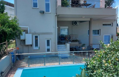 Volos City Centre Apartment | Violet Studio με πισίνα