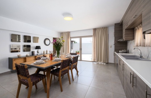 Kato Valsamonero Apartment | Vivian's Cosy Apartment with Pool & Privacy