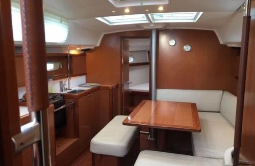Saint-Mandrier-sur-Mer Boat Rental | Voilier à quai Location insolite