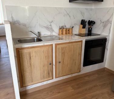 Riez Apartment | Vous viendrez vivre ici 2 pièces lavandes garage à moto