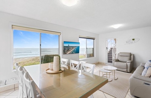 Mermaid Beach Apartment | Wake to Waves in Spacious 3-Bed Beachfront Unit