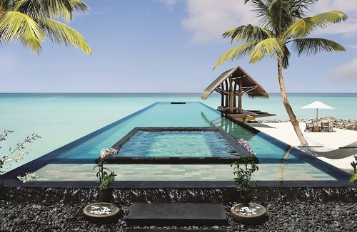 Reethi Rah House | Water Villa Queen Pool at One&Only Reethi Rah!