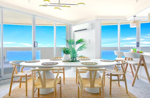 Surfers Paradise Apartment | Welcome to Paradise Ocean Views from every room