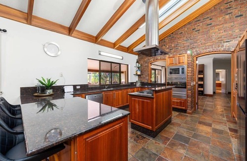 Ernest Junction House | Welcome To The Lodge
