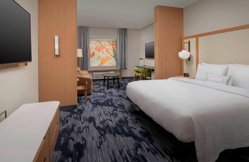 Doral Hotel | Well-Appointed 3 Room Close to Dolphin Mall | Free Hot Breakfast