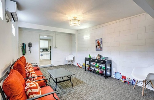 Inwood House | Westwood Cottage- 3 BDRM, Perfect for Families!