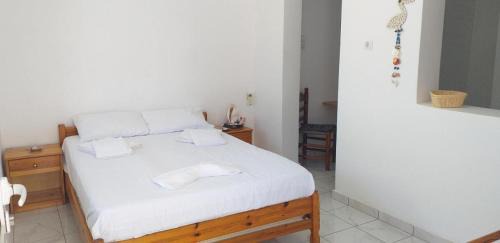 Vissa Apartment | white and blue,finikas syros