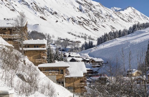 Le Grand-Bornand Apartment | Wifi, 100m from resort center, fitness, swimming pool, sauna, hammam, terrace, balcony, parking, tv