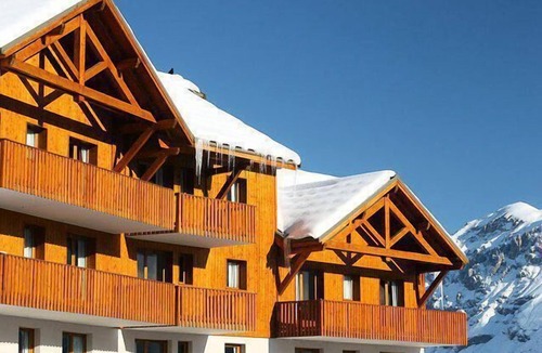 Puy-Saint-Vincent Apartment | Wifi, 1st floor, swimming pool, balcony, parking, tv, ski locker, 45m², Puy-Saint-Vincent