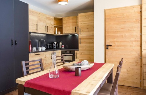 Les Boisses Apartment | Wifi, 300m from resort center, swimming pool, balcony, tv, ski locker, 41-48m², Tignes