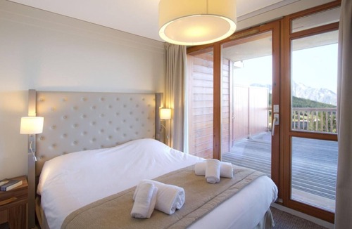 Arc-1800 Hotel | Wifi, 300m from shops, fitness, swimming pool, sauna, hammam, balcony, tv, ski locker, 55m²