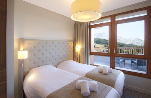 Arc-1800 Hotel | Wifi, 300m from shops, fitness, swimming pool, sauna, hammam, balcony, tv, ski locker, 55m²