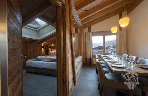 Chamonix City Centre Apartment | Wifi, 50m from shops, fitness, swimming pool, sauna, hammam, balcony, ski locker, 60m², Chamonix