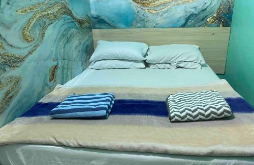 Male House | Wind Stay