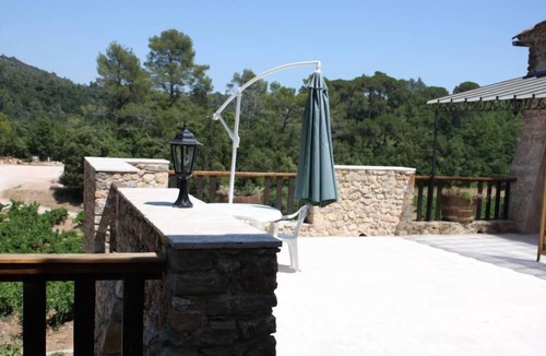 Signes House | wine estate, swimming pool, terrace, calm