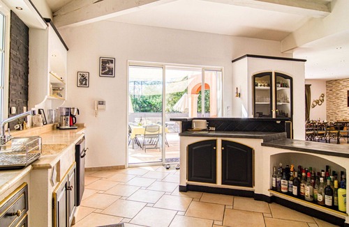 Meounes-les-Montrieux House | Wonderful private villa for 10 guests with hot tub, private pool, WIFI, A/C, TV and terrace