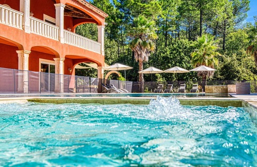 Meounes-les-Montrieux House | Wonderful private villa for 10 guests with hot tub, private pool, WIFI, A/C, TV and terrace