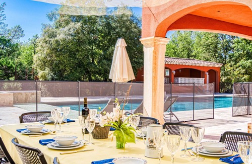 Meounes-les-Montrieux House | Wonderful private villa for 10 guests with hot tub, private pool, WIFI, A/C, TV and terrace